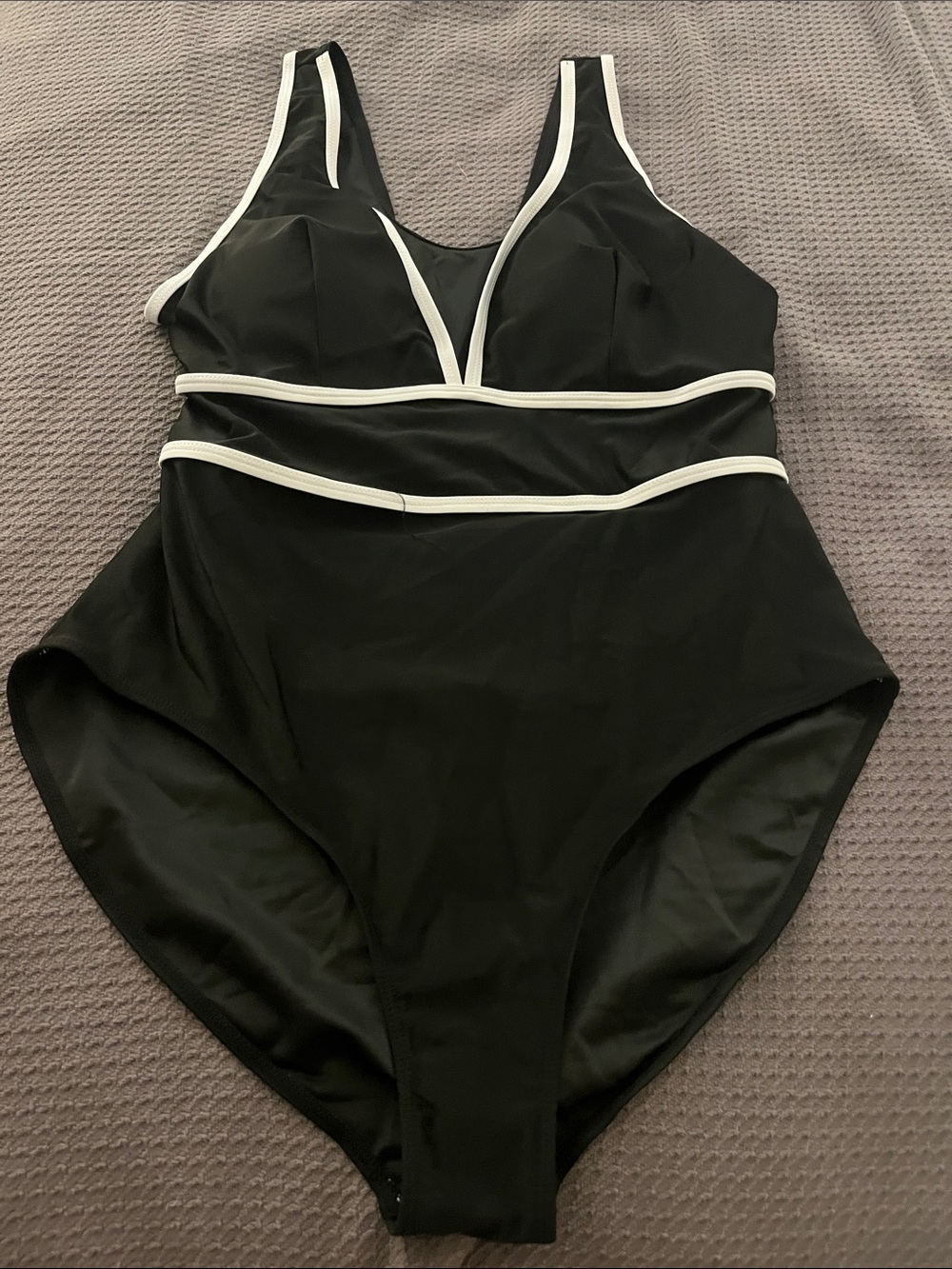 ❤️ 6 for 20 ❤️ NEW Black One-Piece Swimwear with White Trim - Women 4x